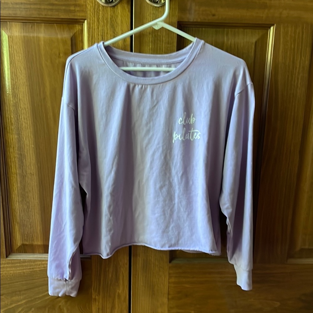 Club Pilates Lavender Long Sleeve Top Shirt Sz Small